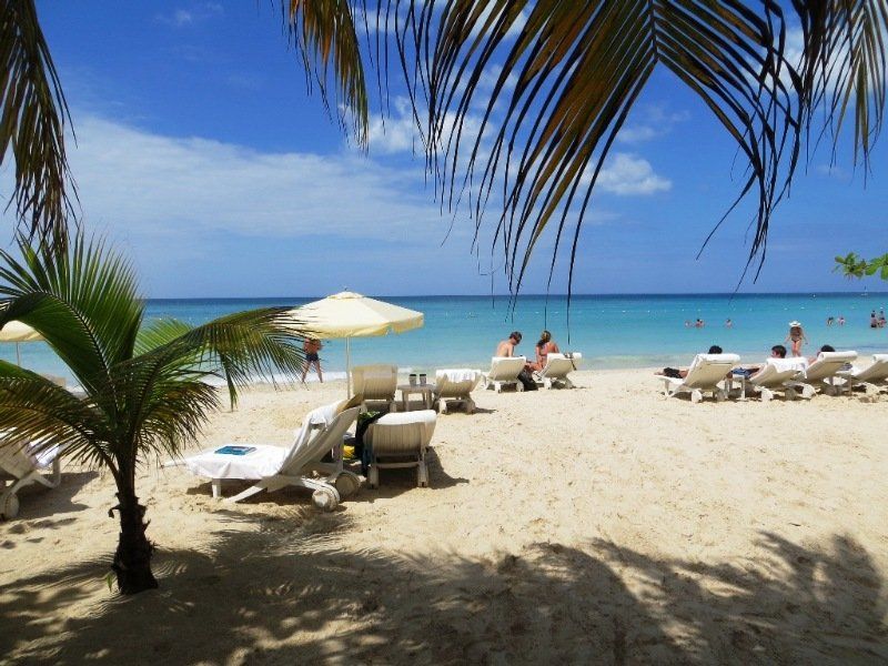 Idle Awhile Resort Негрил Екстериор снимка